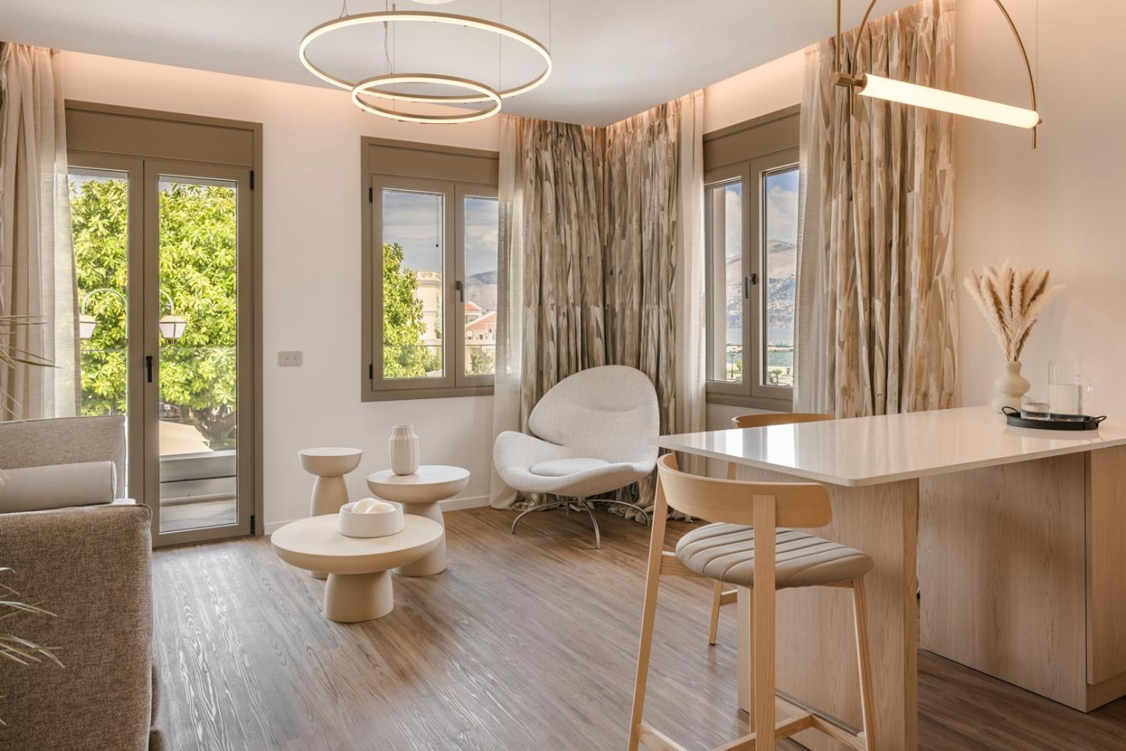 Piazza Suites Ликсури Экстерьер фото